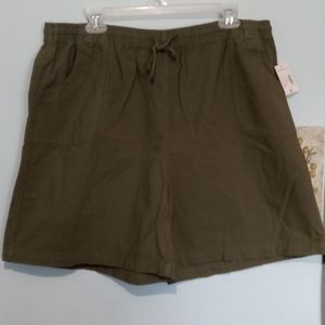 Dress Barn shorts NWT
